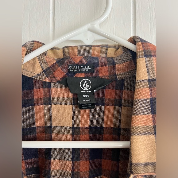 Volcom Button Up - Picture 3 of 3